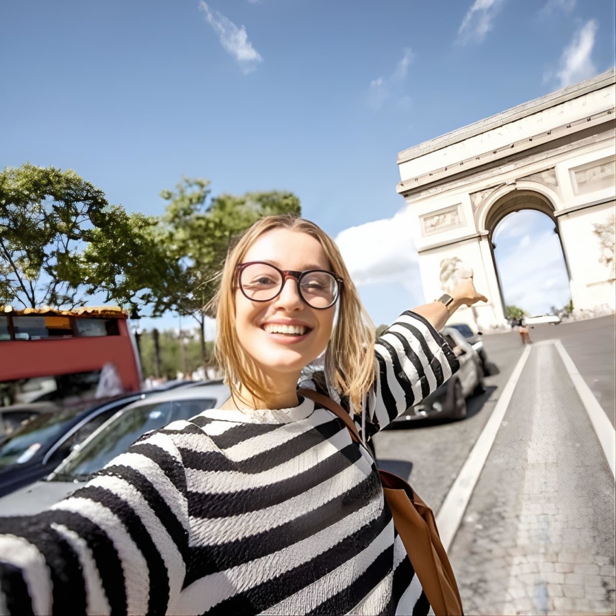 Arc de Triomphe and Seine River Cruise 