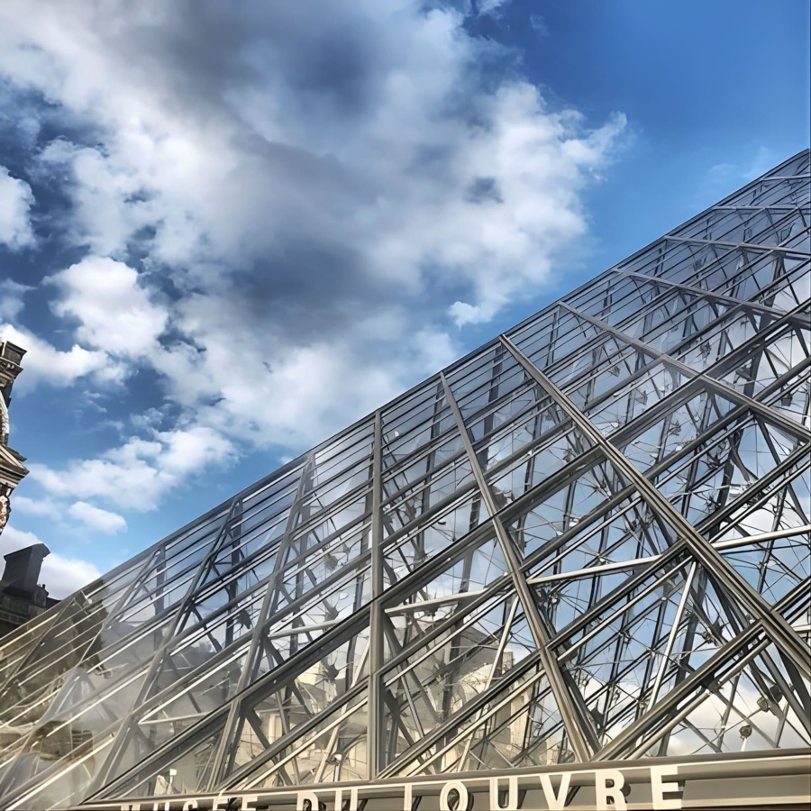 Semi-Private Louvre Masterpieces with Reserved Entrance Time