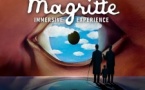 Séance de yoga à Magritte: The Immersive Experience