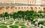 Excursion to Versailles by train with entrance to the Palace and Gardens