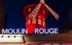 Tour nocturne de Paris en bus + spectacle du Moulin Rouge