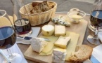 Paris Le Marais Historical Walking Tour with Wine and Cheese Tasting