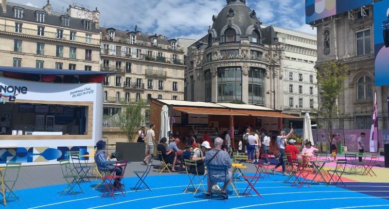 Plusieurs stands vendent des rafraichissements © Emma Pauchont