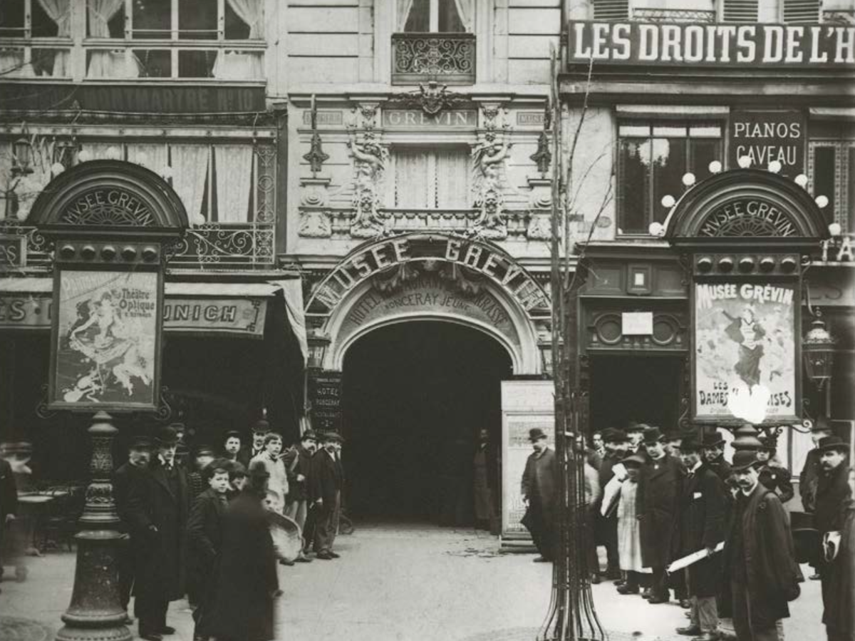 Entrée du Musée Grévin à Paris vers 1885