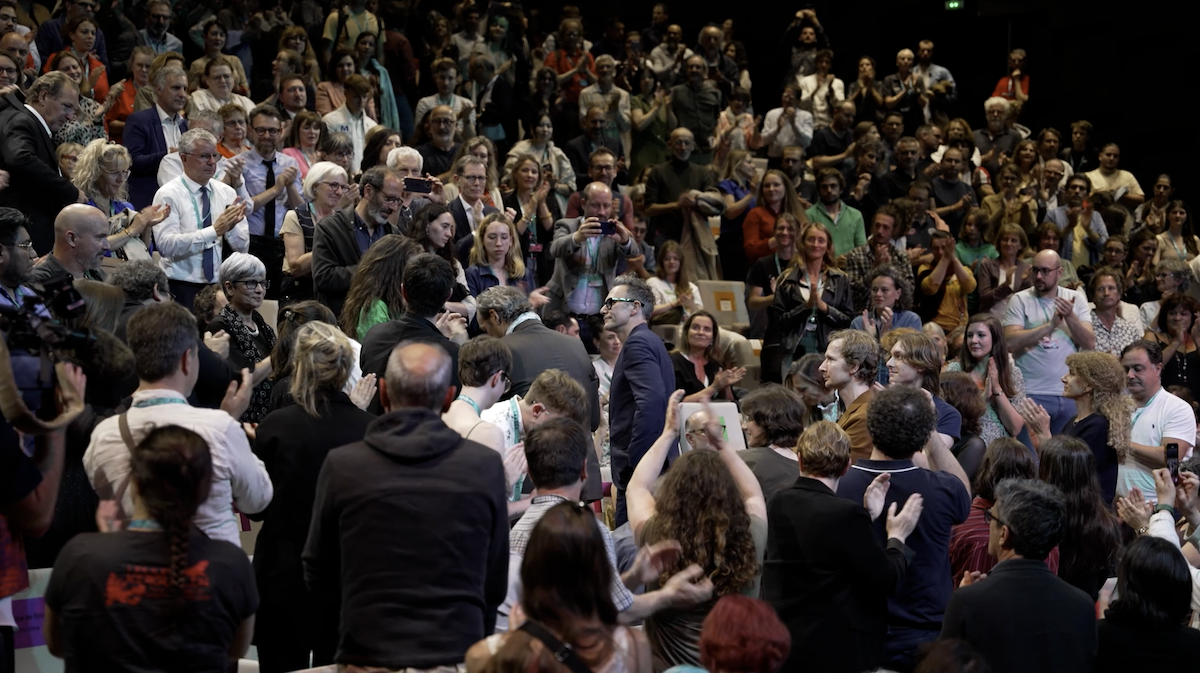 Michel Hazanavicius acclamé par le public © Annecy Festival